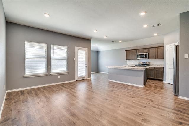 Building Photo - 2124 Tulipwood Dr