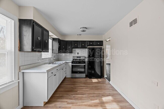 Building Photo - 7486 Castro Dr