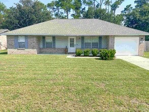 Building Photo - 11920 Longwood Dr
