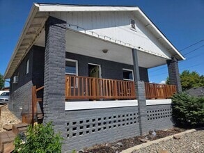 Building Photo - 820 Cashmere St