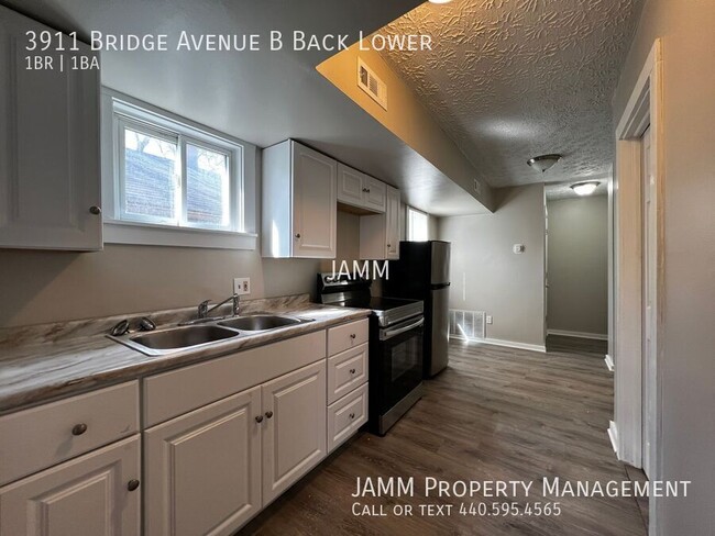 Foto del edificio - 3911 Bridge Ave