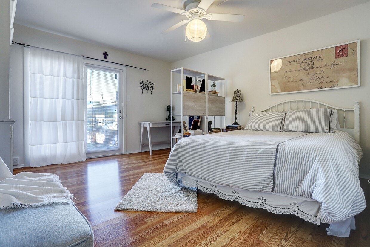 Foto principal - 3407 Graustark St
