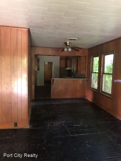 Building Photo - 3 br, 1 bath House - 3520 Darien St.
