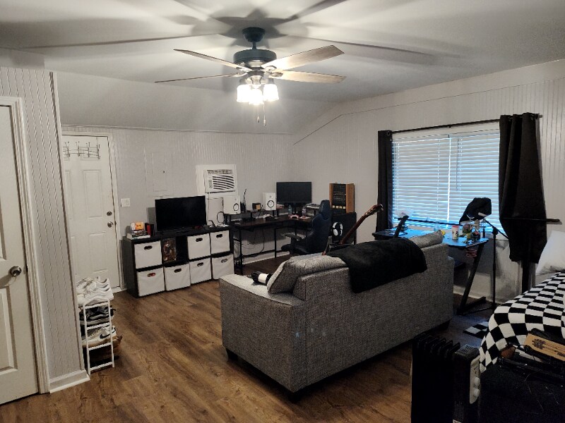 Foto principal - 683 Carlouetta Rd