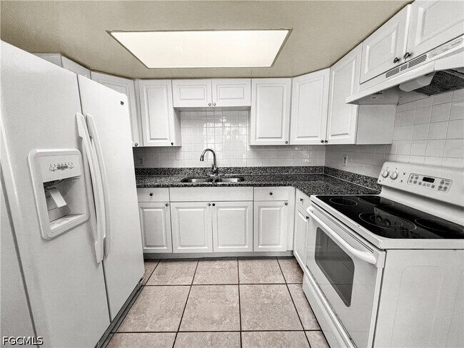 Building Photo - 2239 Iris Way