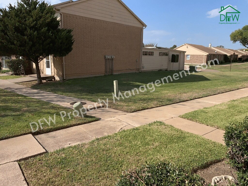 27 E Creek Ln, Grand Prairie, TX 75052 House Rental in Grand Prairie