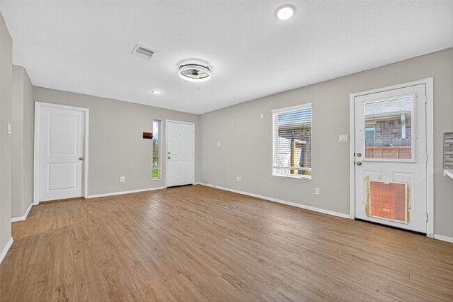 Building Photo - 7811 Sundrop Hl Trl