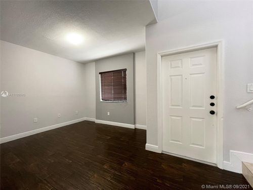 Building Photo - 7370 NW 174th Terrace