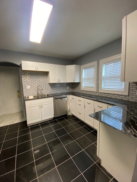 Foto principal - 2411 E Genesee St