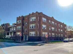 Building Photo - 2209 W Byron St