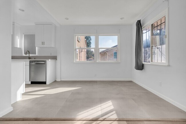 Foto del edificio - 1155 W Exposition Blvd