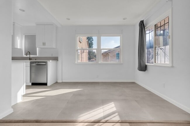 Building Photo - 1155 W Exposition Blvd