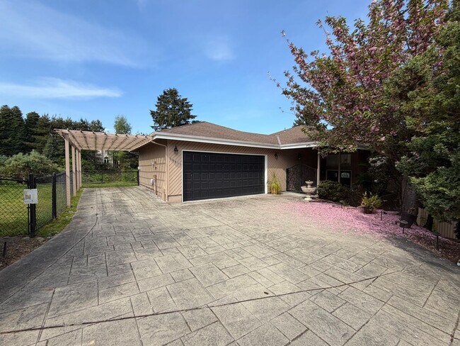 Foto del edificio - 3695 Sqft. Redondo home near Puget Sound!