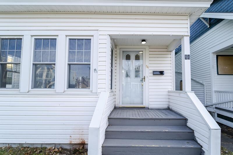 Primary Photo - 84 6th Ave