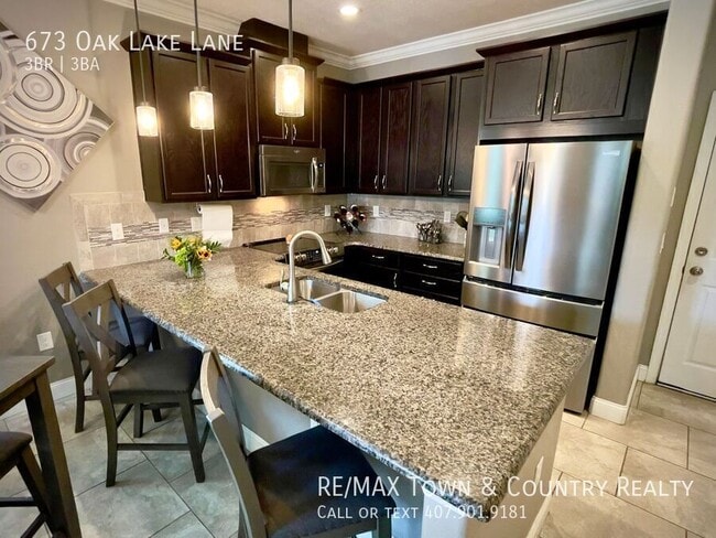 Building Photo - 673 Oak Lake Ln