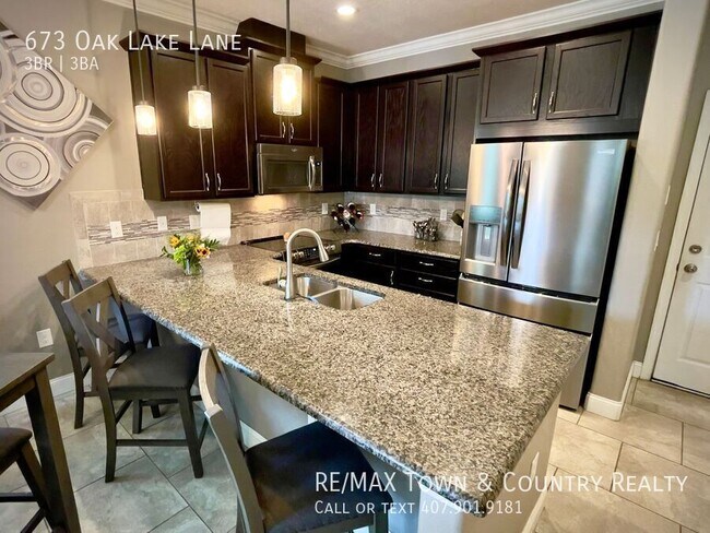 Foto del edificio - 673 Oak Lake Ln