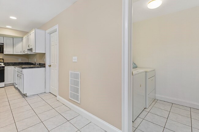 Building Photo - 1210 Matthew Woods Dr