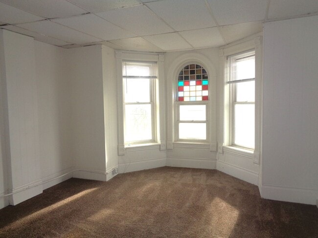 Building Photo - 746 Rose St