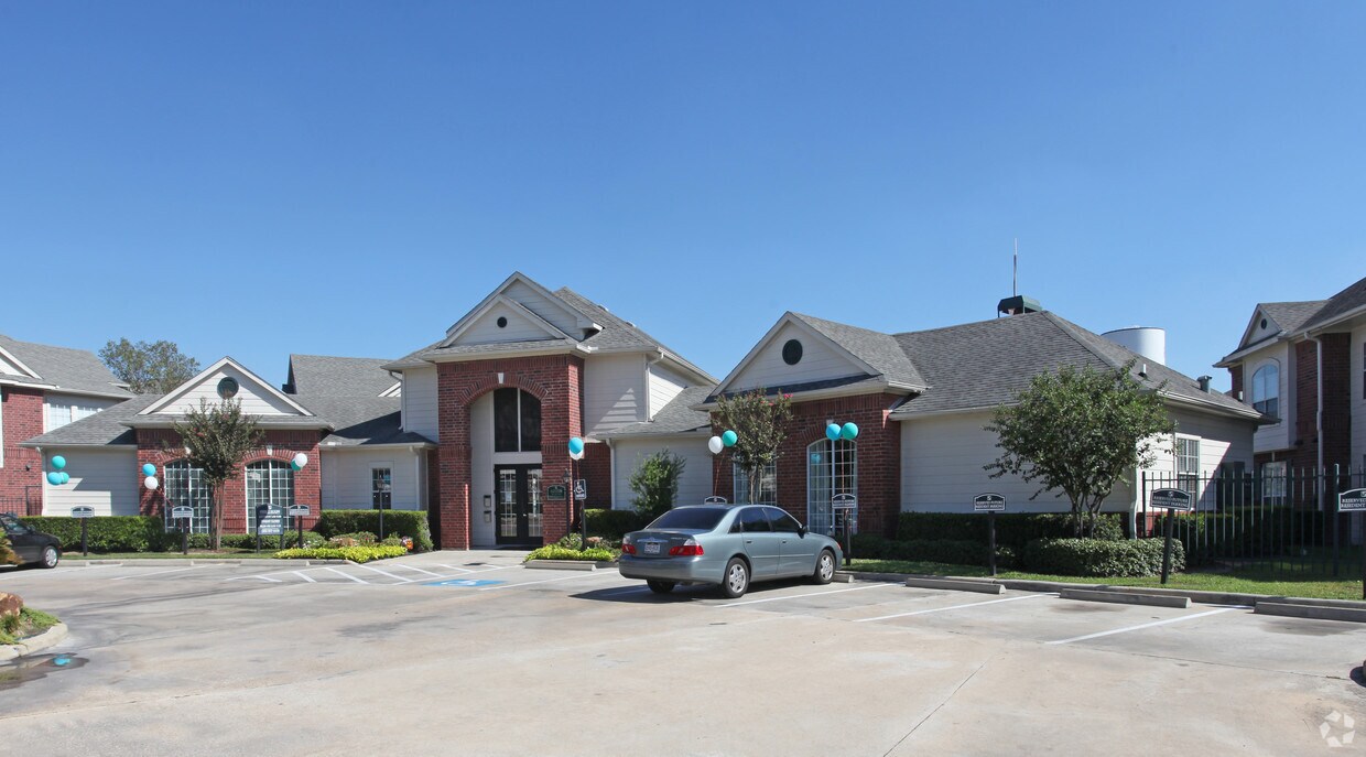 Foto del edificio - Sprucewood Apartments