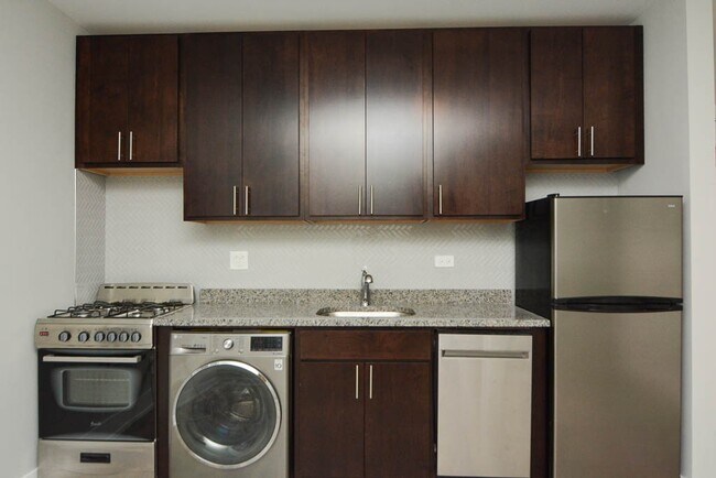 Foto del edificio - 432.5 W Belden Ave
