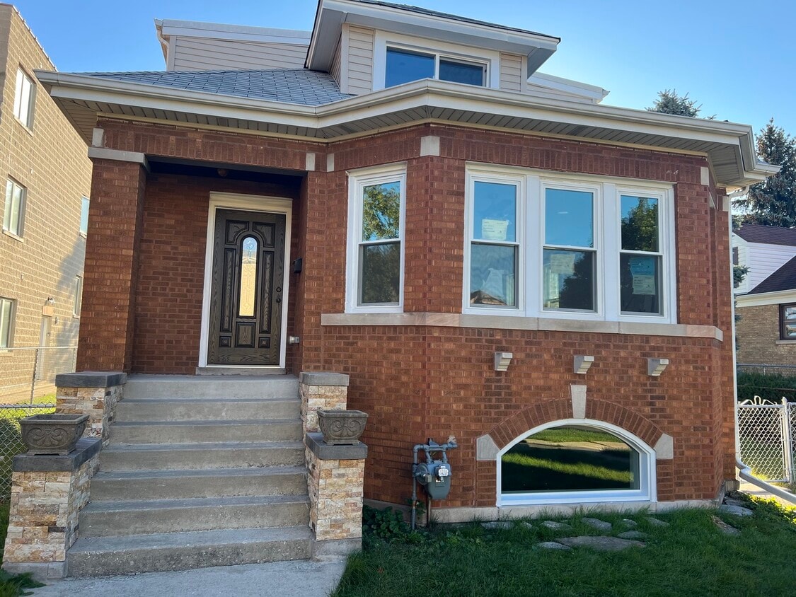 2421 N 76th Ct, Elmwood Park, IL 60707 House Rental in Elmwood Park