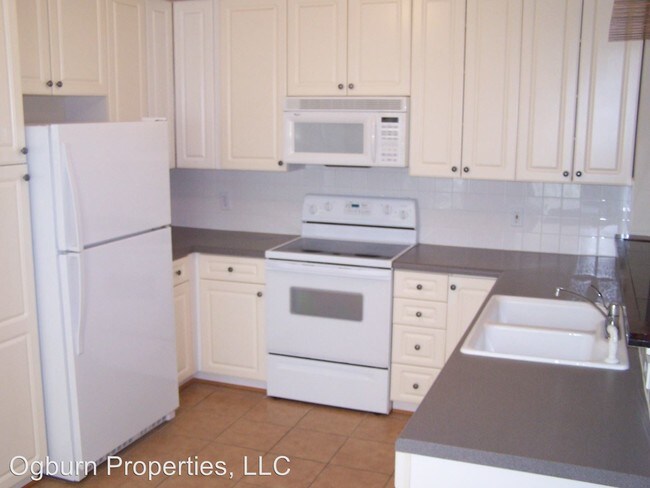 Building Photo - 3 br, 2 bath House - 725 YELLOWSTONE LANE