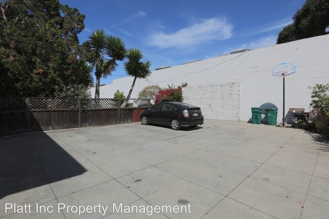 Building Photo - 494 41st St