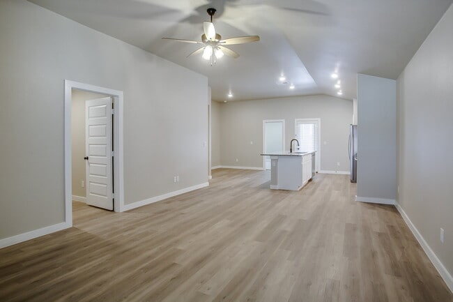 Building Photo - Like New Construction in Cooper District!