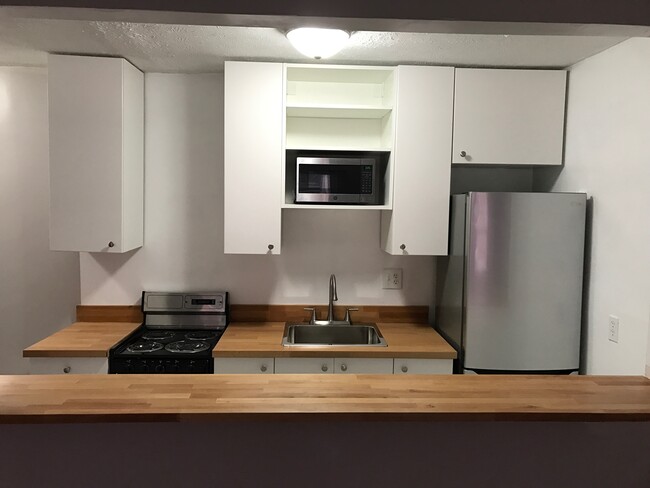 Foto del edificio - 2116 Kemper Ln