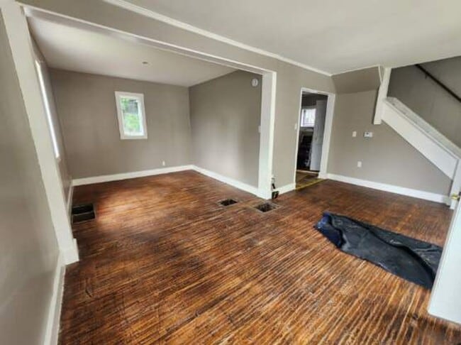 Building Photo - Two Bedroom Single Family Home!