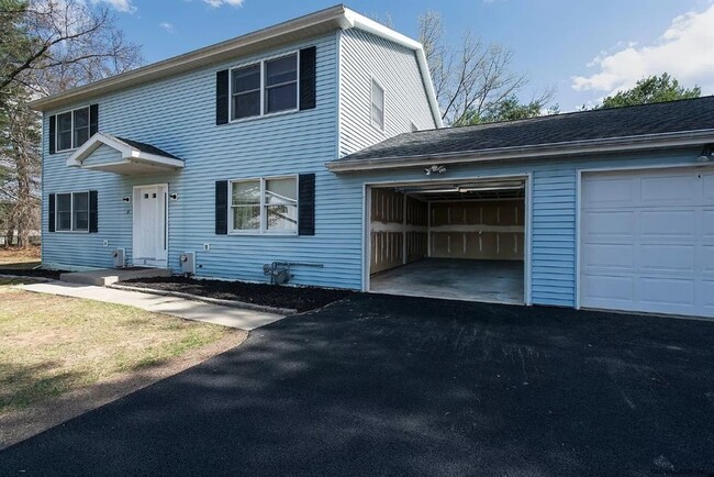 Building Photo - 15 Woodridge Cir