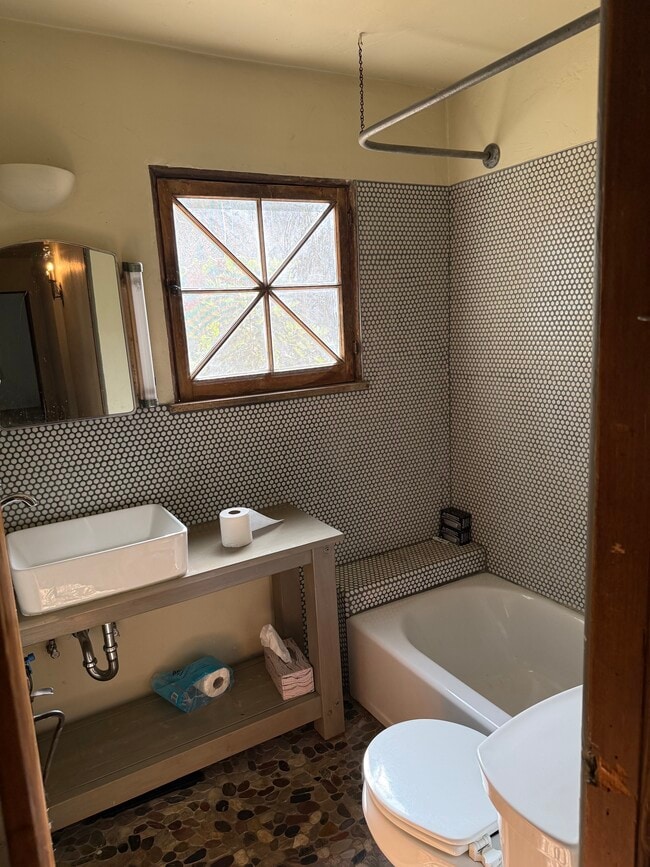 Building Photo - 4176 Garden Ave