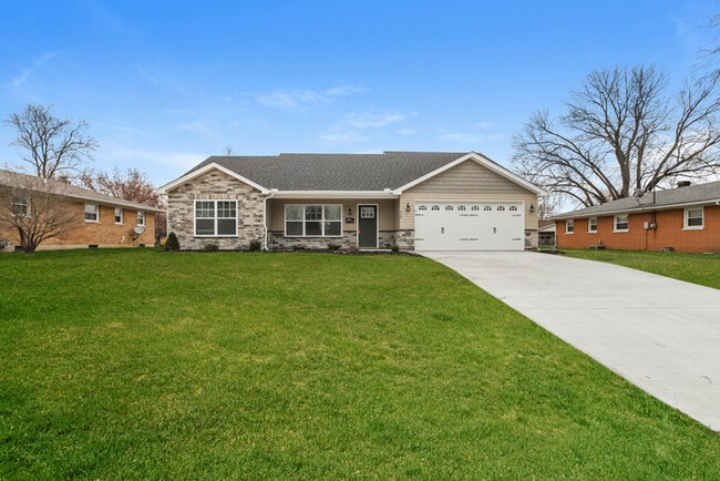 Building Photo - 430 Clara Dr