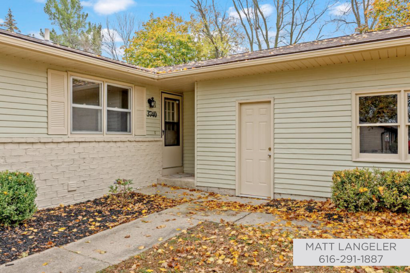 Foto principal - 3738-3740 Kenowa Ave SW