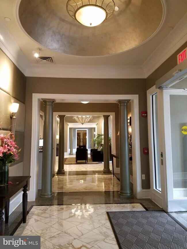 Foto del edificio - 851 N Glebe Rd