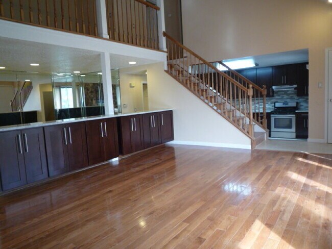 Foto del edificio - 202 Kingsberry Dr