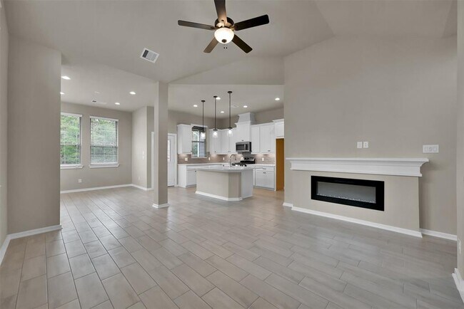 Foto del edificio - 543 Longleaf Pine Dr