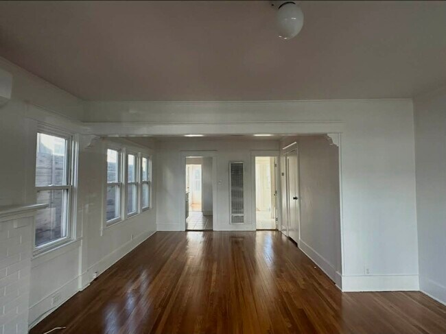 Foto del edificio - 1218 Myra Ave