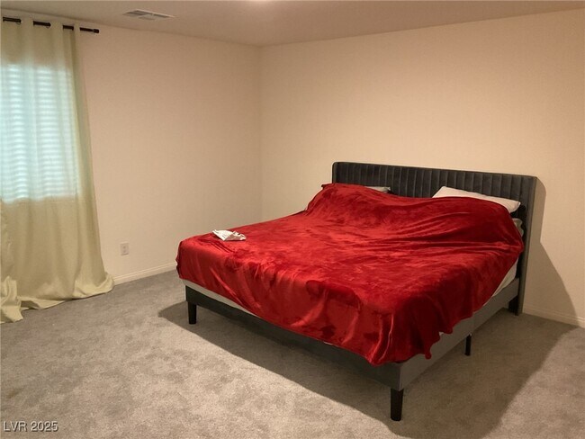 Building Photo - 3499 La Cura Ave