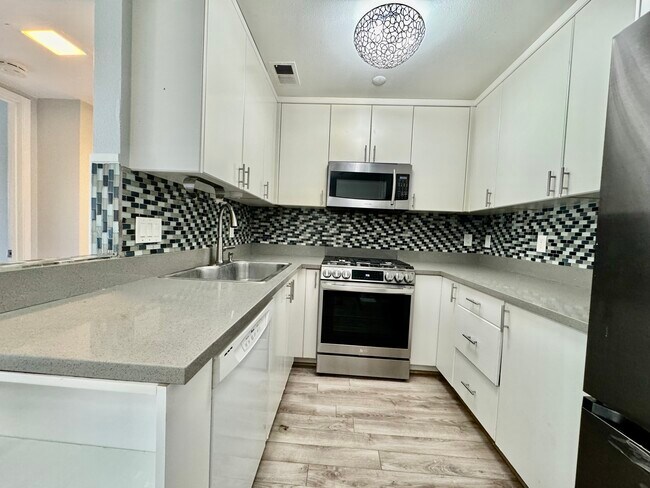 Building Photo - 7770 Youngdale Way