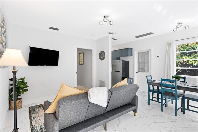 Foto del edificio - 811 SW 26th Ct