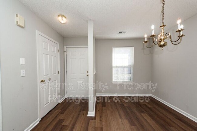 Foto del edificio - 1345 Pinnacle Ln