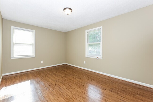 Foto del edificio - 24 Prestbury Dr