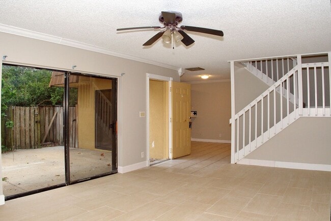 Building Photo - Middlebrook Pines townhome