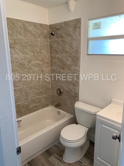 Building Photo - 803b 20th St