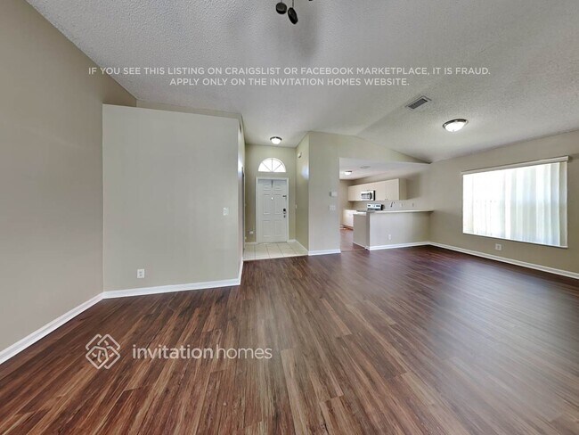 Building Photo - 1928 SW 177th Ave