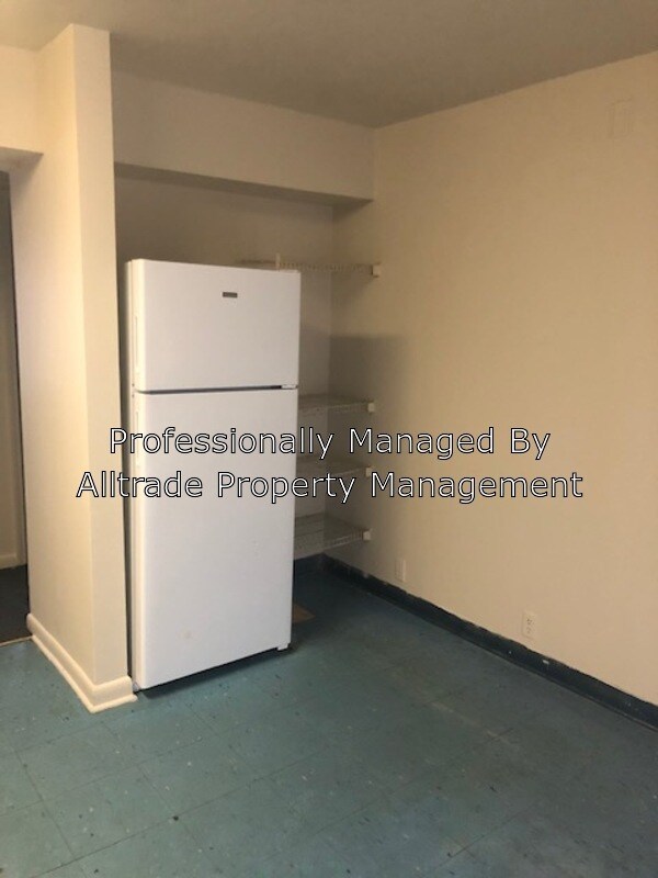 Foto del edificio - 5805 Russett Pl