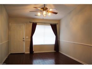 Building Photo - Ready to move in!