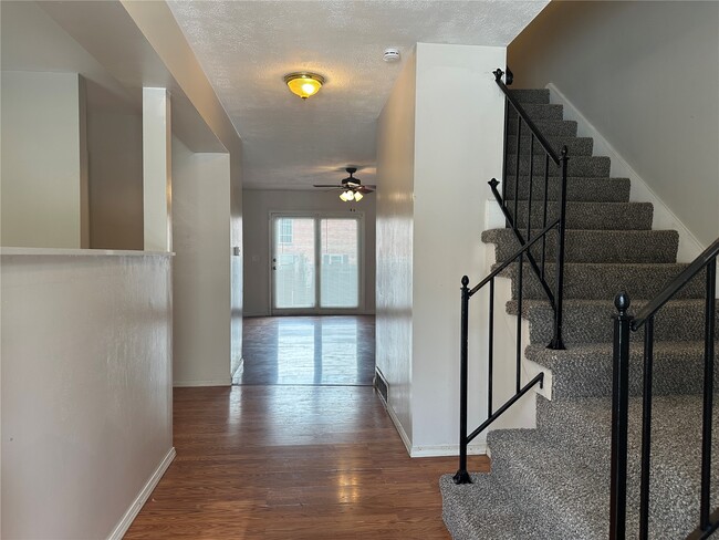 Building Photo - 420 Chapel Ridge Dr