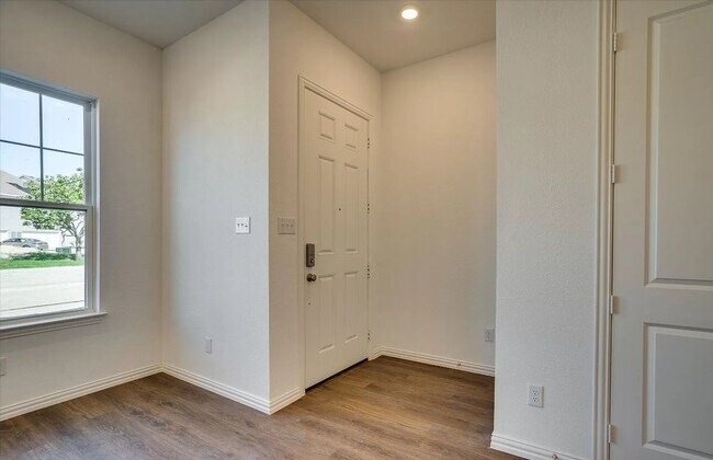 Building Photo - 9935 Schramm St